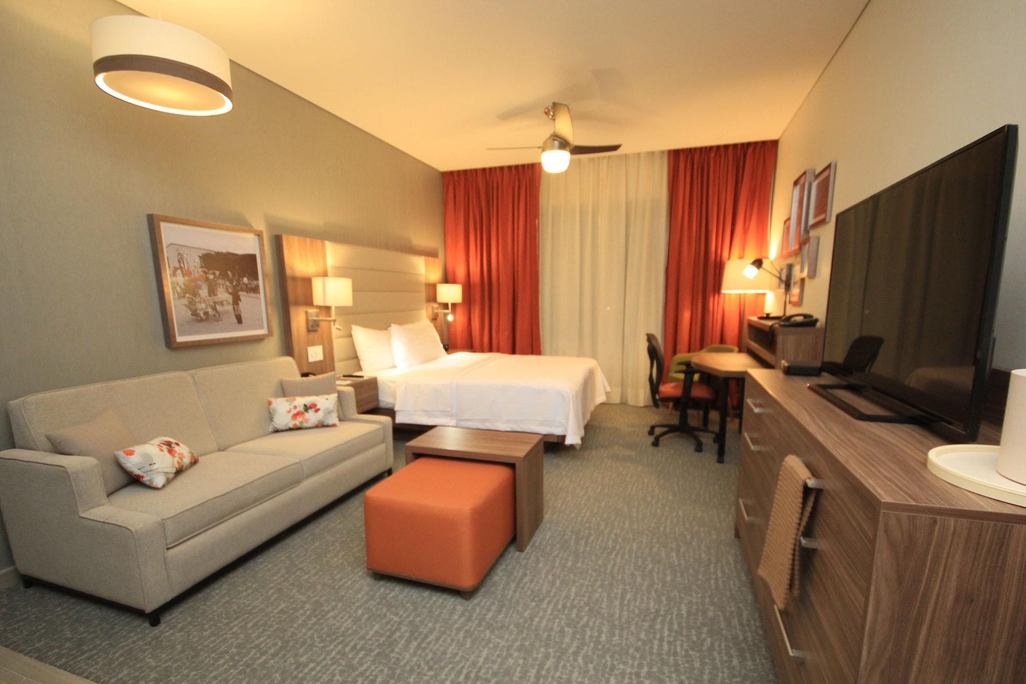Fiesta Inn Suites Aeropuerto Del Bajio Silao Esterno foto