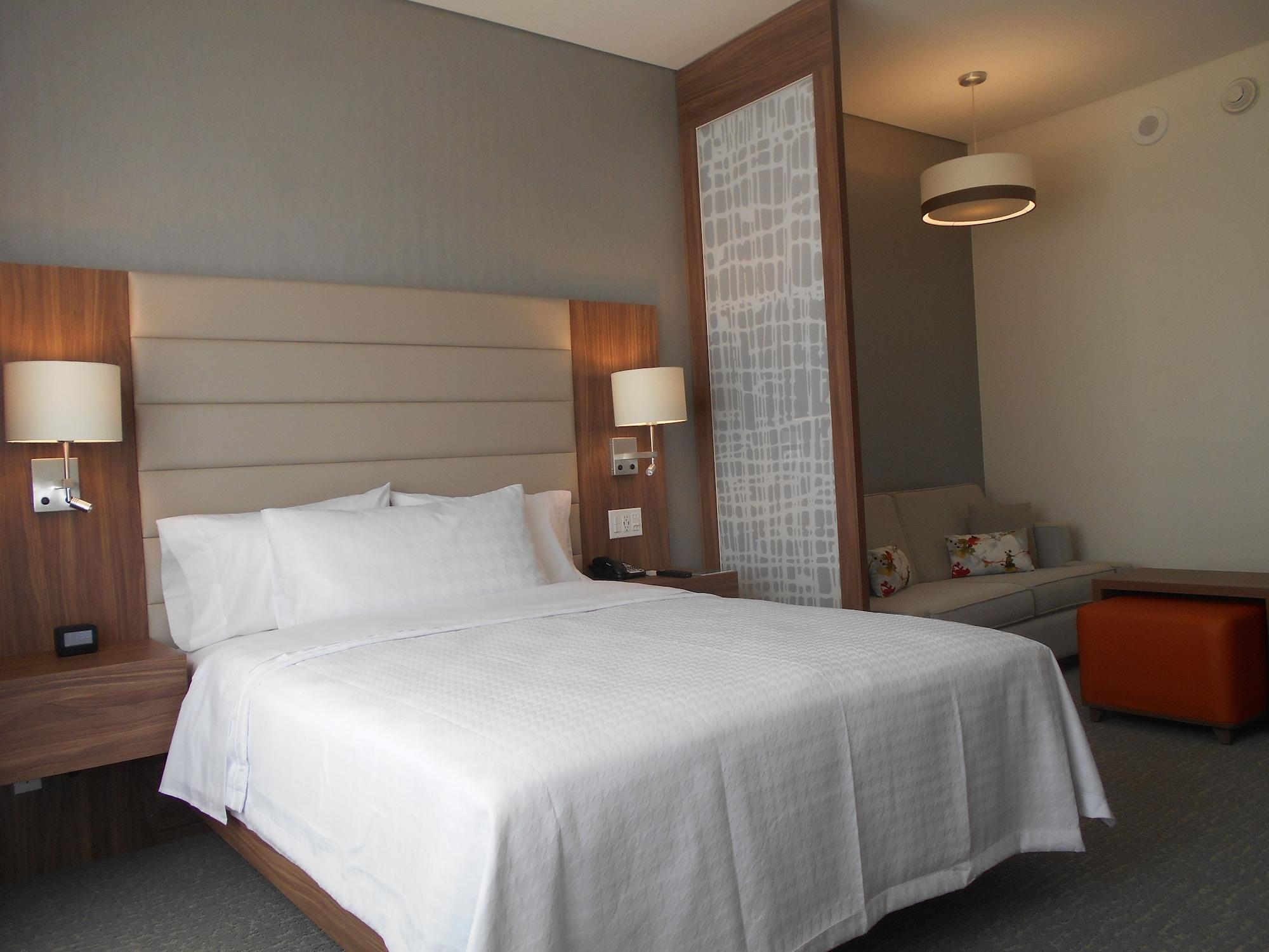 Fiesta Inn Suites Aeropuerto Del Bajio Silao Esterno foto