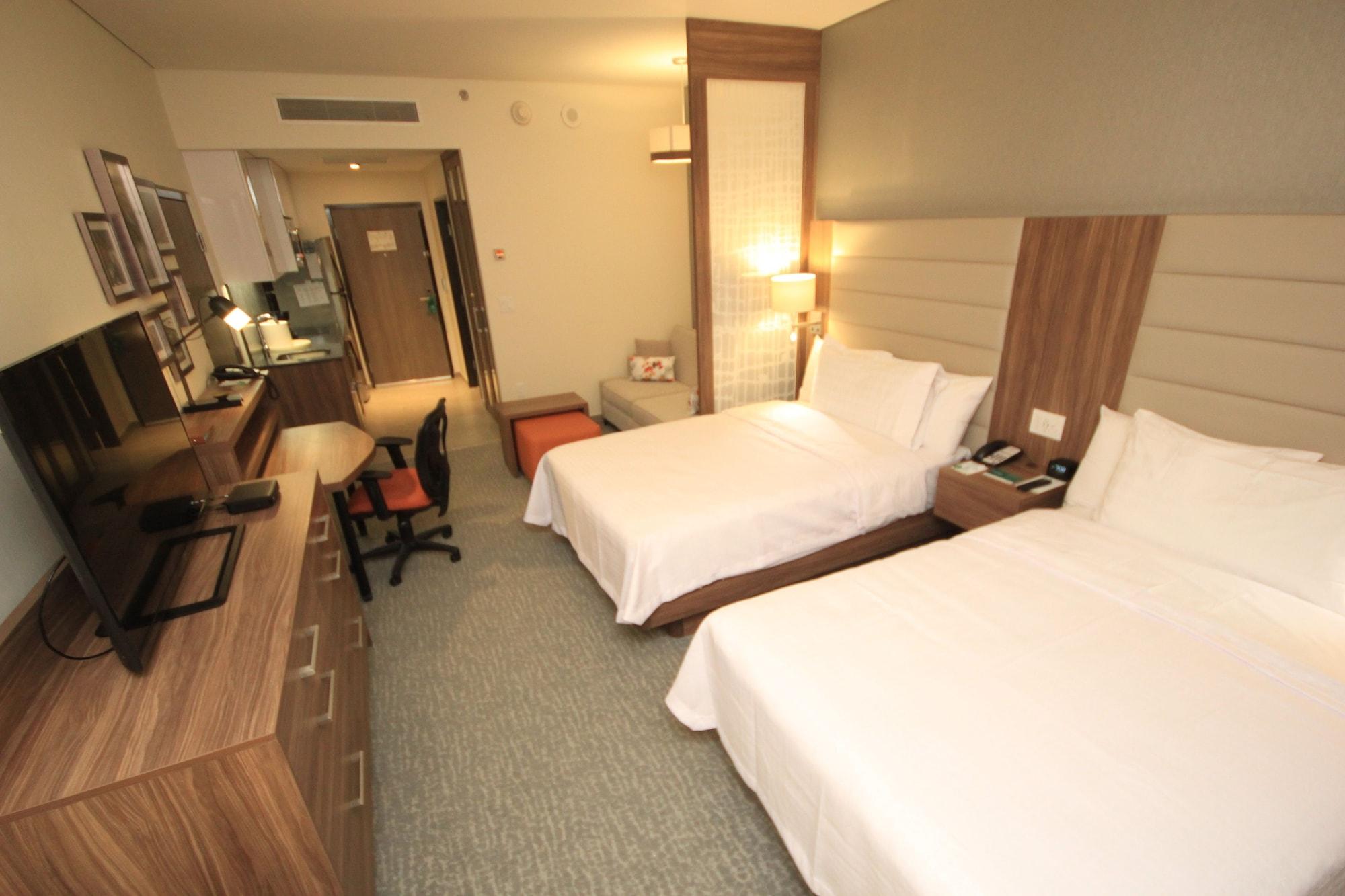 Fiesta Inn Suites Aeropuerto Del Bajio Silao Esterno foto