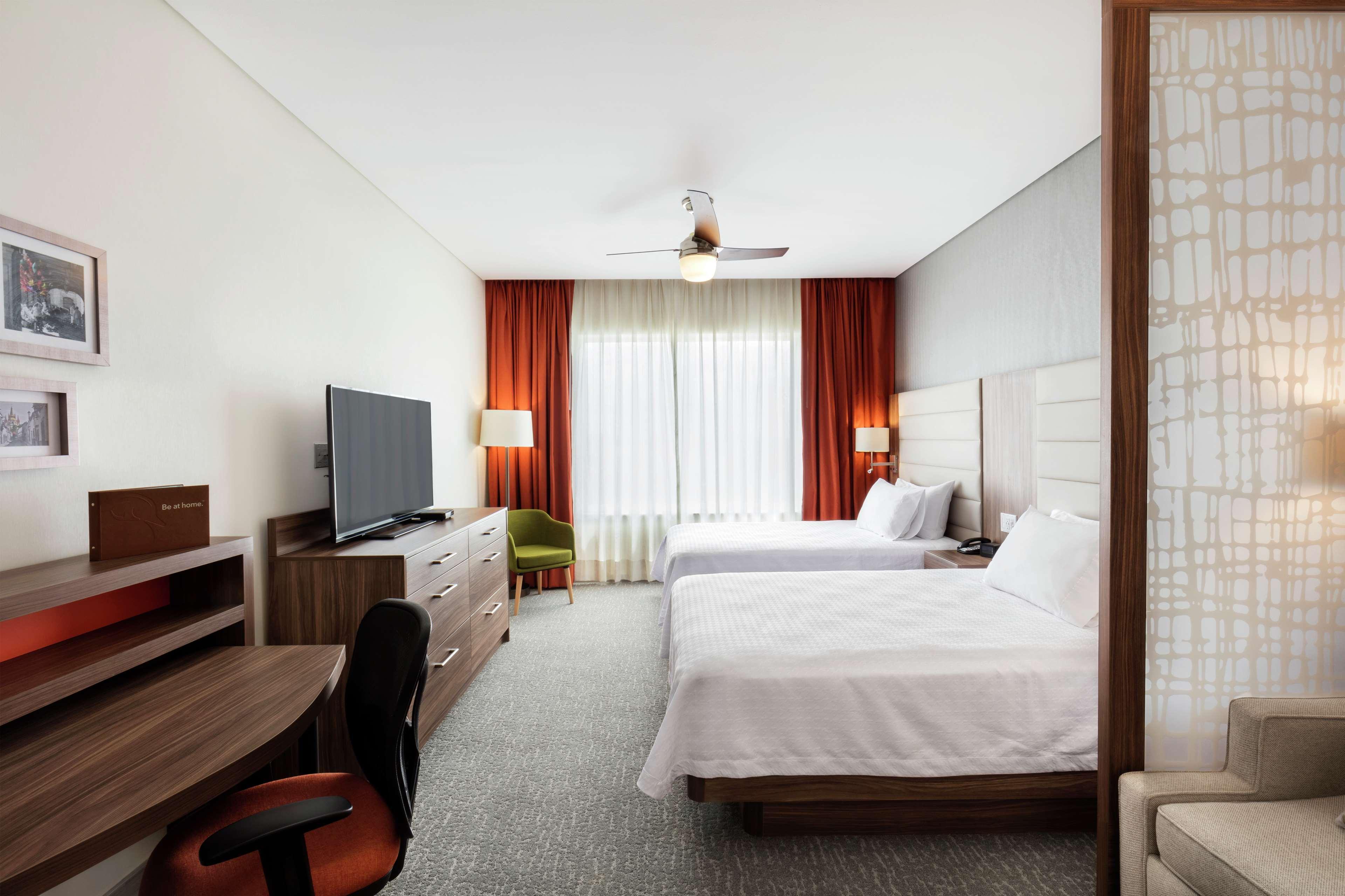 Fiesta Inn Suites Aeropuerto Del Bajio Silao Esterno foto