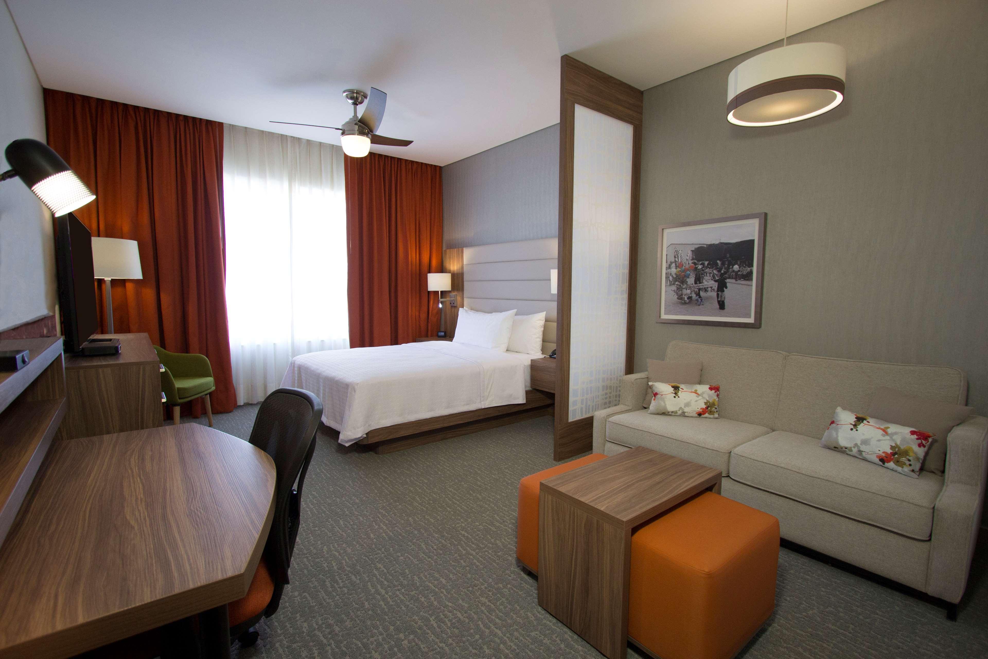 Fiesta Inn Suites Aeropuerto Del Bajio Silao Esterno foto